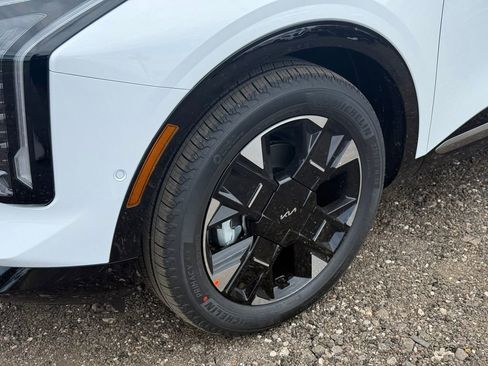 New 2026 Kia Sportage SX image 9