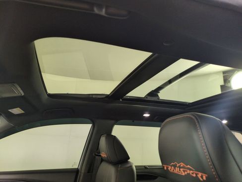 Certified 2025 Honda Pilot TrailSport image 24