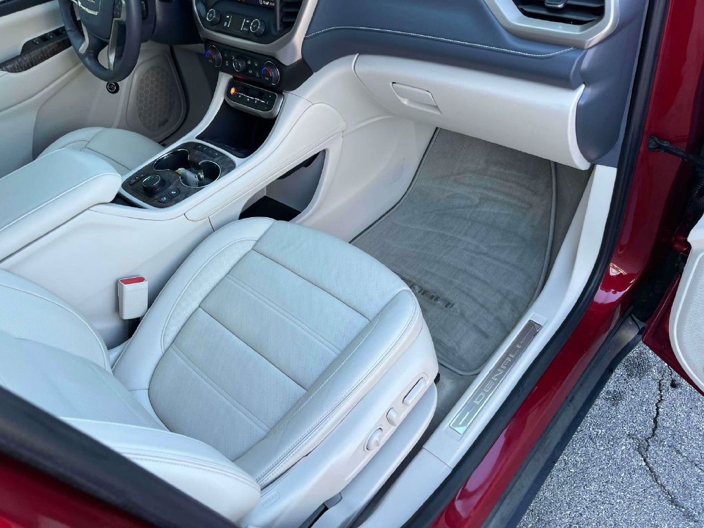 Certified 2020 GMC Acadia Denali w/ Technology Package FWD image 23