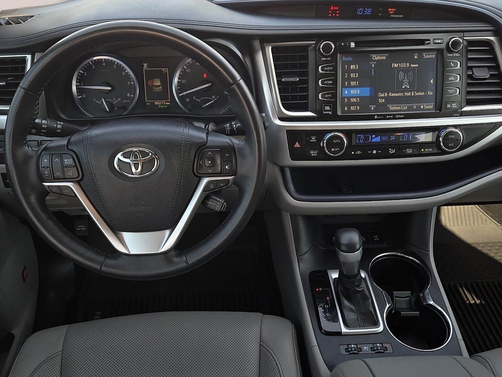 Used 2018 Toyota Highlander Limited Platinum AWD/4WD image 13