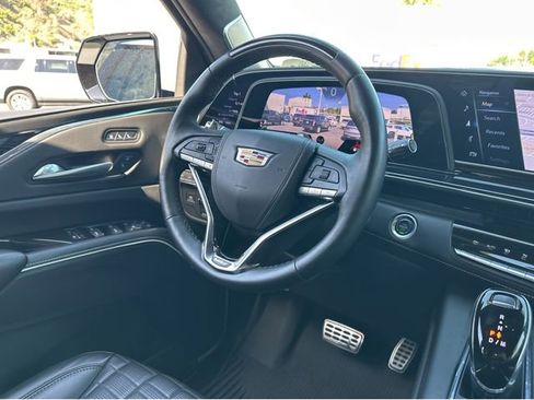 Certified 2024 Cadillac Escalade ESV V w/ LPO, ONYX Package AWD/4WD image 24