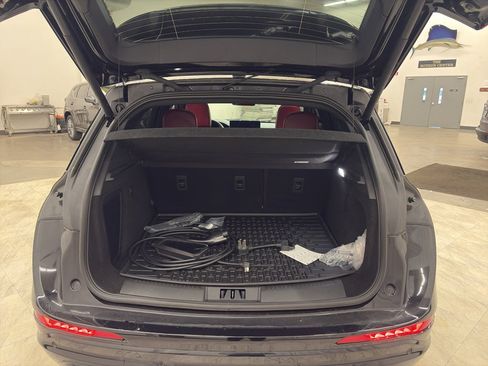 Used 2025 Lincoln Corsair Grand Touring w/ Equipment Group 302A image 15