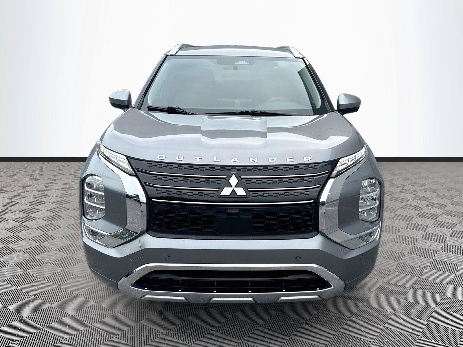 Used 2022 Mitsubishi Outlander SEL FWD image 2
