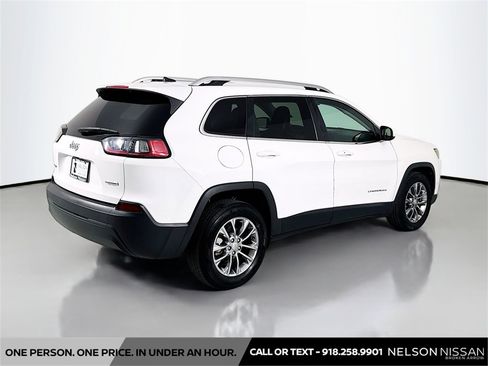 Used 2019 Jeep Cherokee Latitude Plus image 5