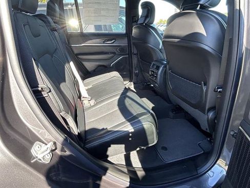 New 2025 Jeep Grand Cherokee Overland image 27