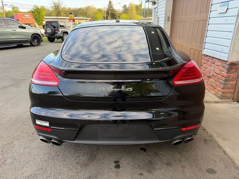 Used 2016 Porsche Panamera 4S image 3