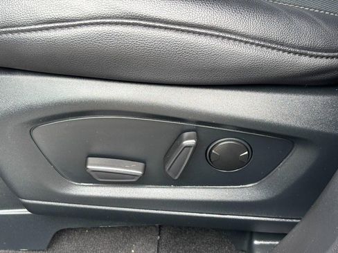 Used 2023 Ford Explorer Limited w/ Limited Technology Package image 17