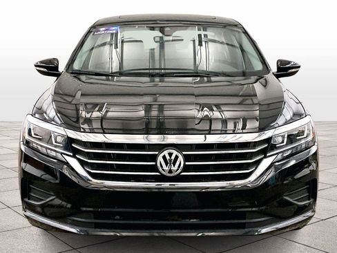 Used 2020 Volkswagen Passat 2.0T SE image 3