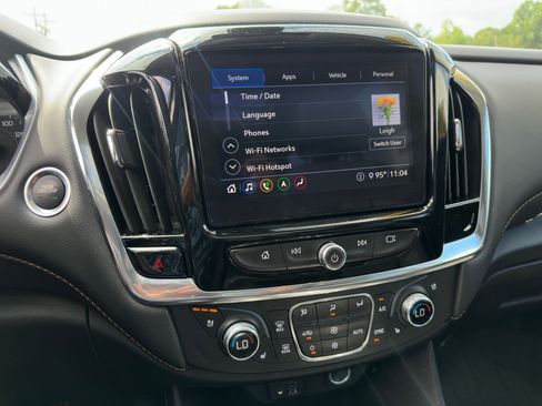 Used 2021 Chevrolet Traverse Premier w/ Redline Edition FWD image 14