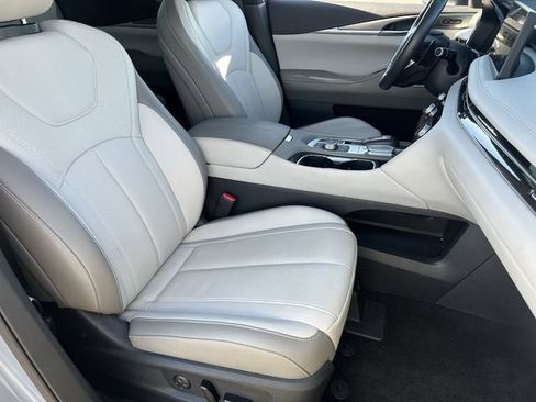 Certified 2026 INFINITI QX60 Luxe w/ Family Package FWD image 12