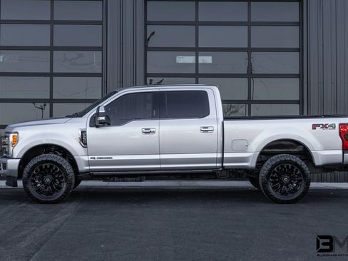 Used 2018 Ford F250 Platinum w/ Platinum Ultimate Package image 4