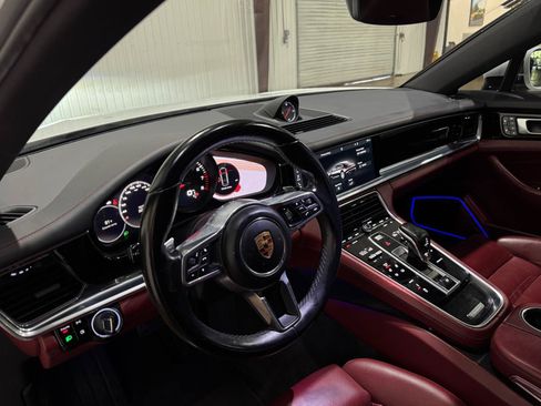 Used 2018 Porsche Panamera image 4
