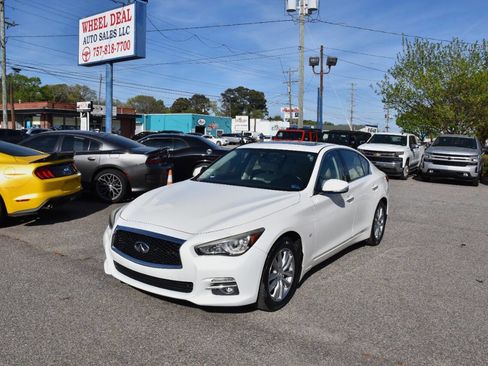 Used 2015 INFINITI Q50 Premium w/ Navigation Package AWD/4WD image 3