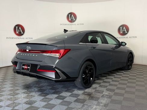 New 2026 Hyundai Elantra SEL Sport Premium FWD image 9