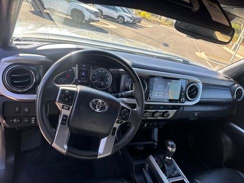 Used 2020 Toyota Tacoma Limited AWD/4WD image 23