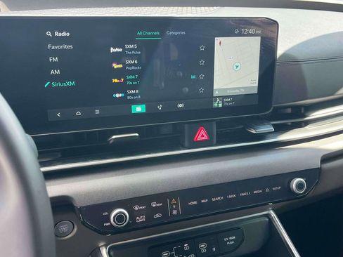 Certified 2025 Kia Carnival EX image 25