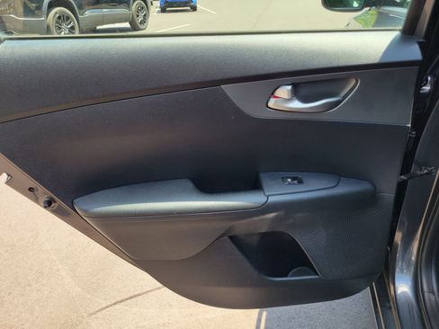 Used 2021 Kia Forte LXS FWD image 23