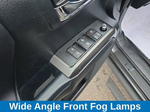 Used 2017 Toyota Tacoma TRD Off-Road w/ Tow Package (A/T) image 12