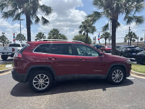Used 2019 Jeep Cherokee Latitude Plus w/ Trailer Tow Group FWD image 5