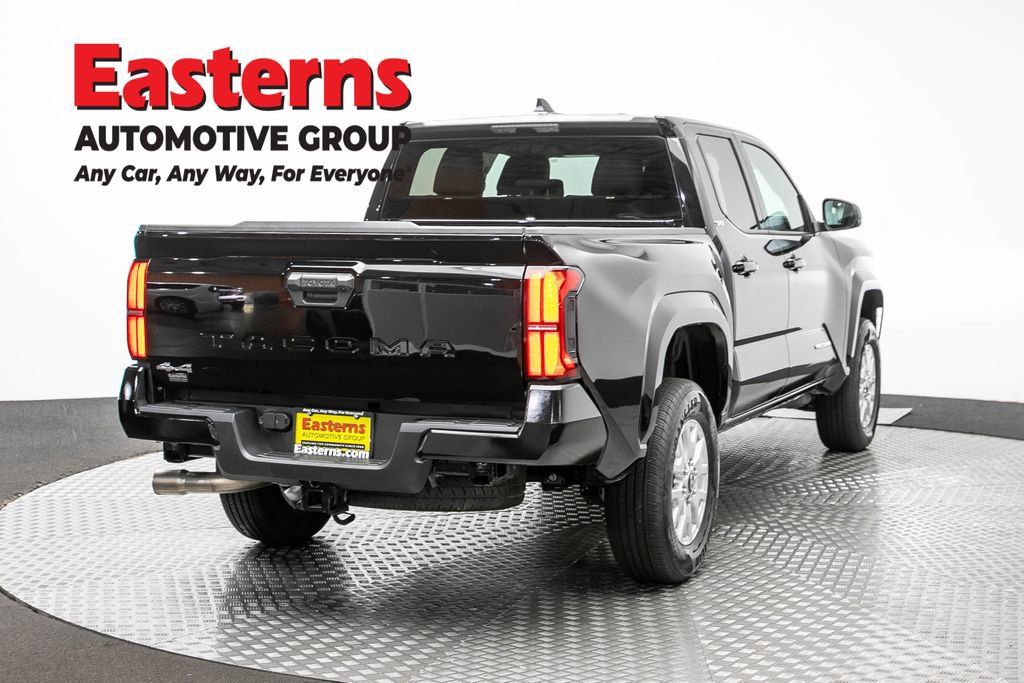 Used 2026 Toyota Tacoma SR5 AWD/4WD image 5