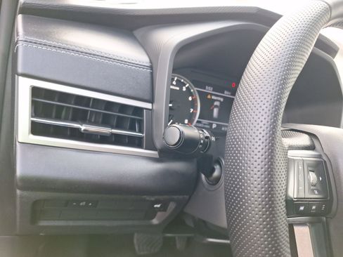 Used 2022 Mitsubishi Outlander SE image 18