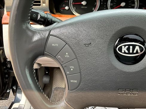 Used 2005 Kia Amanti FWD image 11