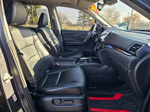 Used 2016 Honda Pilot Touring image 10