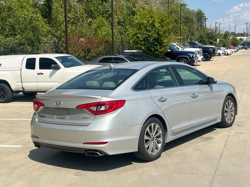Used 2017 Hyundai Sonata Sport w/ Value Edition Package 02 FWD image 12
