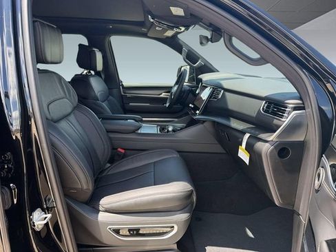 New 2026 Jeep Grand Wagoneer Summit AWD/4WD image 31
