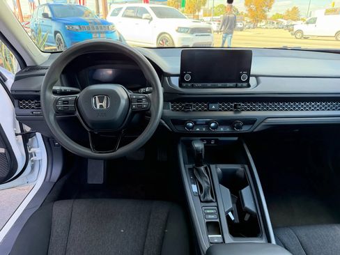 Used 2023 Honda Accord LX image 17
