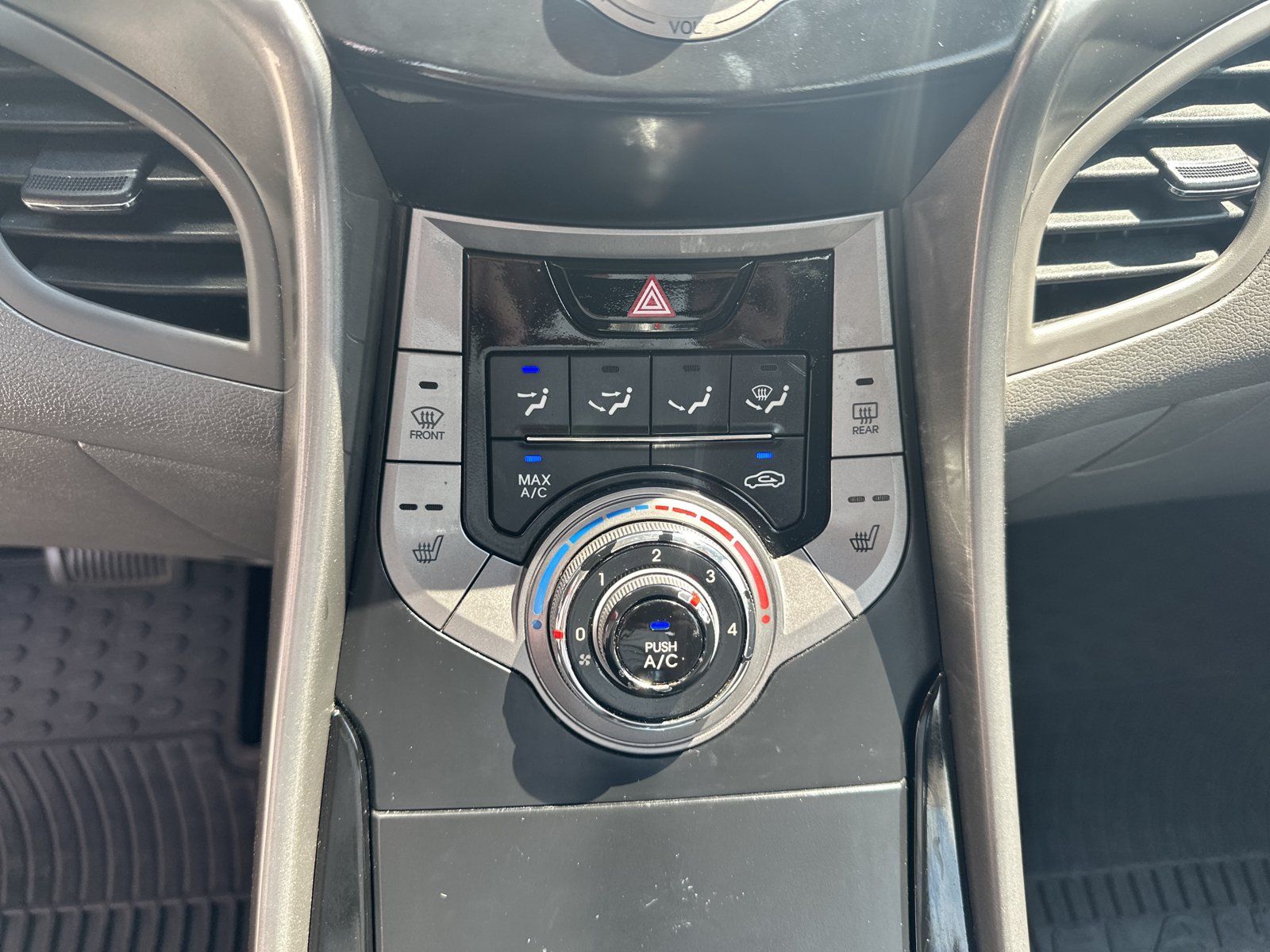 Used 2013 Hyundai Elantra Limited FWD image 15
