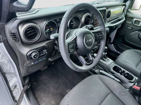 Used 2023 Jeep Wrangler Unlimited w/ Cold Weather Group AWD/4WD image 10