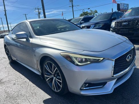 Used 2017 INFINITI Q60 3.0t w/ Premium Plus Package 3.0T AWD/4WD image 4