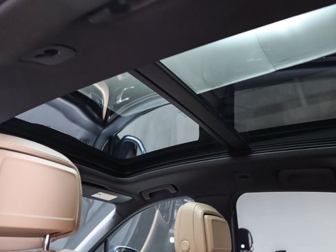 Certified 2020 Porsche Macan AWD/4WD image 34