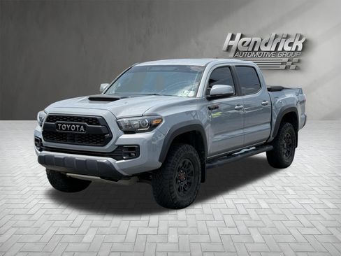 Used 2017 Toyota Tacoma TRD Pro AWD/4WD image 5