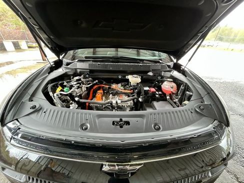 Used 2024 Chevrolet Equinox EV RS FWD image 28