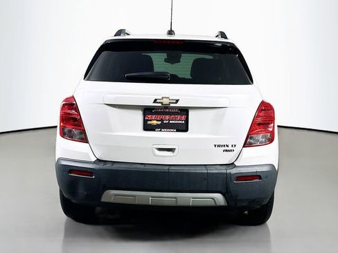 Used 2016 Chevrolet Trax LT w/ LT Sun and Sound Package image 7