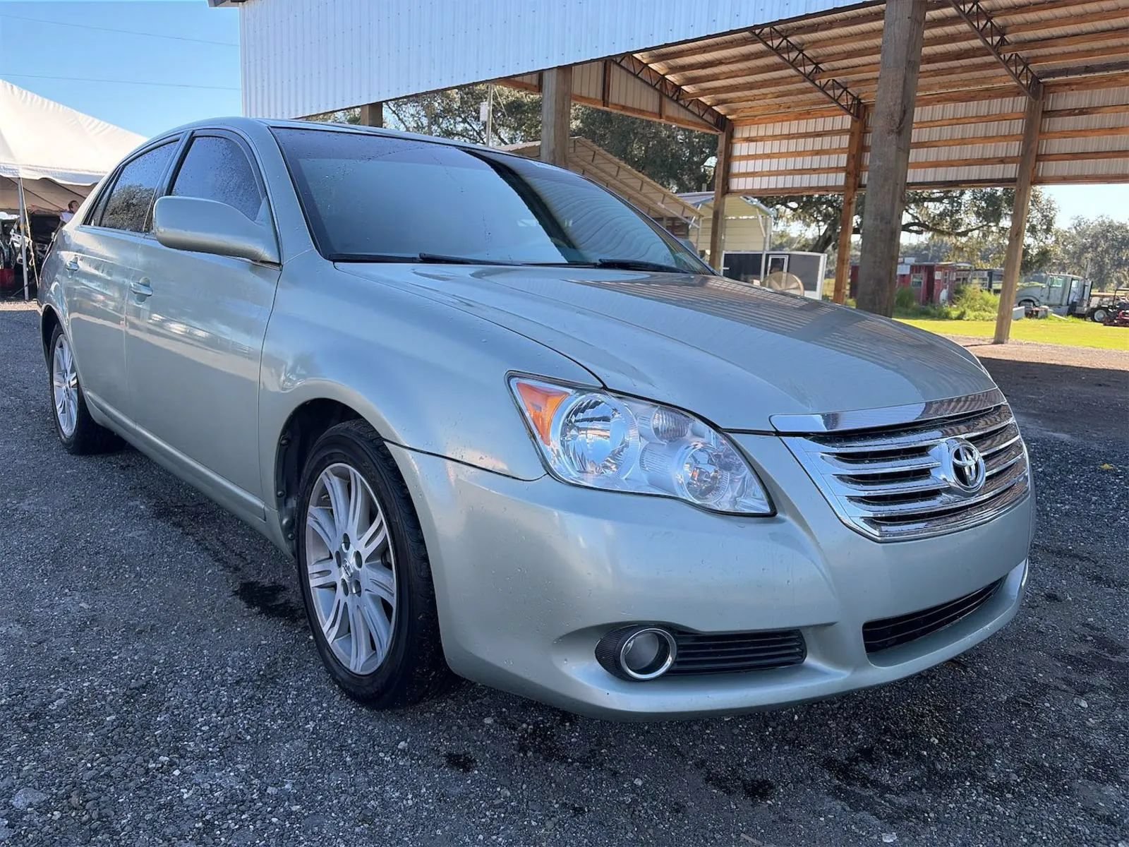 Used 2010 Toyota Avalon XLS FWD image 6