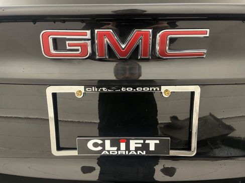 Used 2025 GMC Acadia Elevation image 25