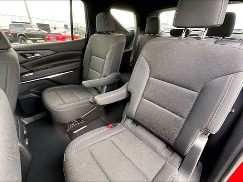 Used 2024 Chevrolet Traverse LT FWD image 19