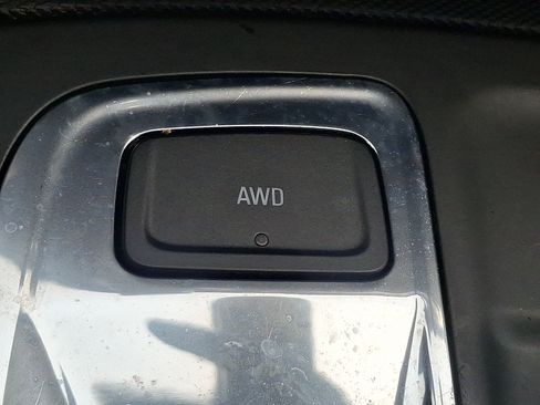 Used 2023 Chevrolet Equinox LT AWD/4WD image 25