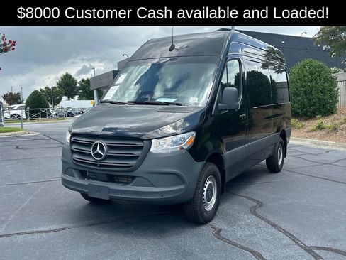 Used 2025 Mercedes-Benz Sprinter 2500 image 3