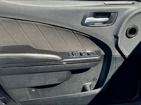 Used 2018 Dodge Charger R/T w/ Blacktop Package image 9