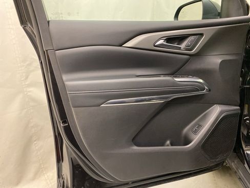 Used 2025 Chevrolet Traverse LT AWD/4WD image 10