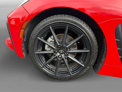 Used 2022 Toyota GR86 Premium w/ ALL Weather Mat Package (TMS) RWD image 9