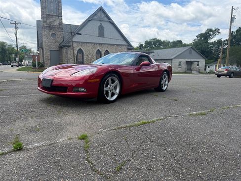 Used 2005 Chevrolet Corvette Coupe w/ Preferred Equipment Group RWD image 7