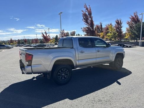Used 2023 Toyota Tacoma SR5 w/ Technology Package image 3