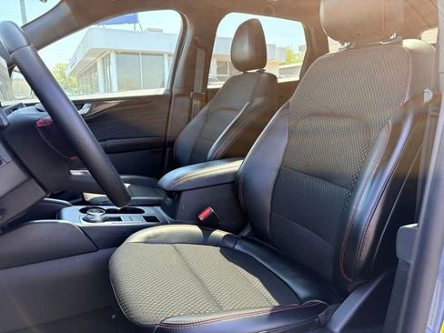 Used 2024 Ford Escape ST-Line w/ Tech Pack #1 AWD/4WD image 18