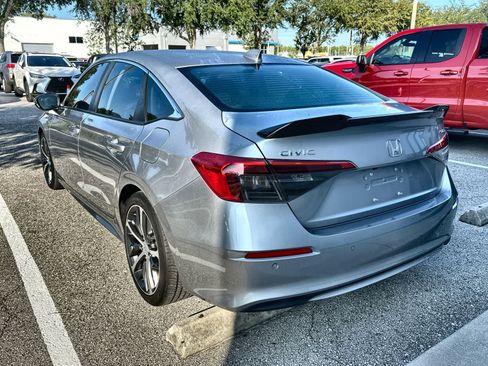 Used 2022 Honda Civic Touring image 6