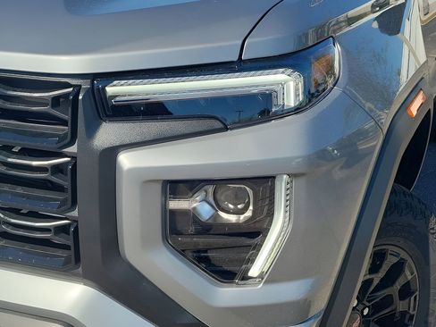 New 2026 GMC Canyon Elevation w/ Convenience Package image 16